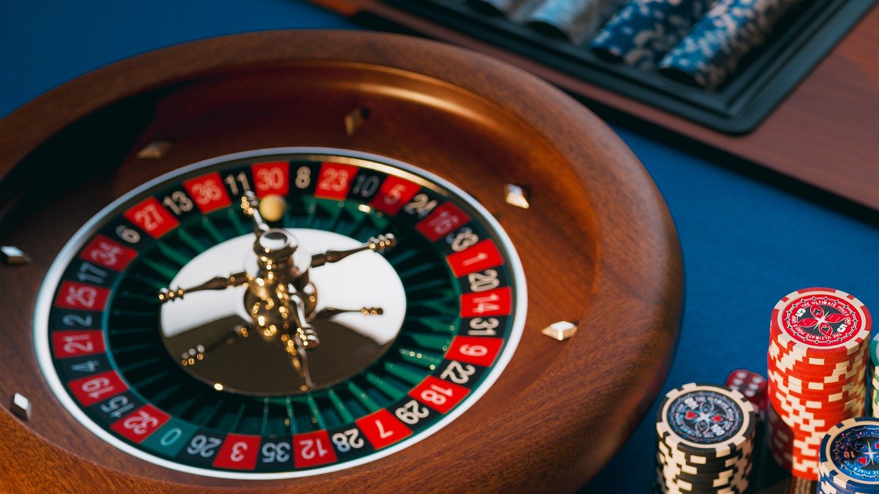 Unveiling the Thrilling World of Live Casinos: Where Technology Meets Entertainment